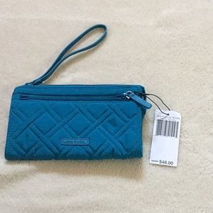 NWT RFID front zip wristlet Bahamas bay
